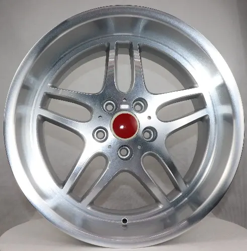 141 alloy wheel rim – Silver Machined Lip
