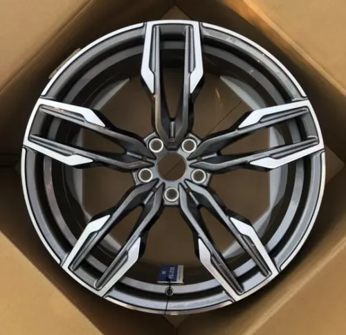 FG499 alloy wheel rim – Gunmetal Machined Face
