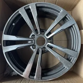 JC452 alloy wheel rim – Gunmetal Machined Face