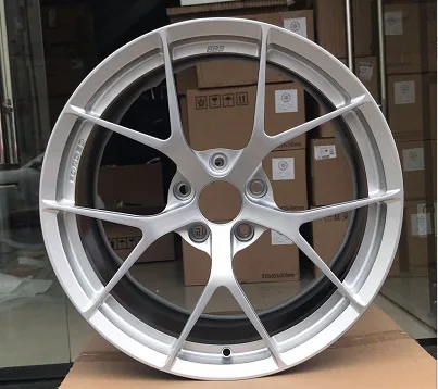 LW060 alloy wheel rim – Hyper Silver