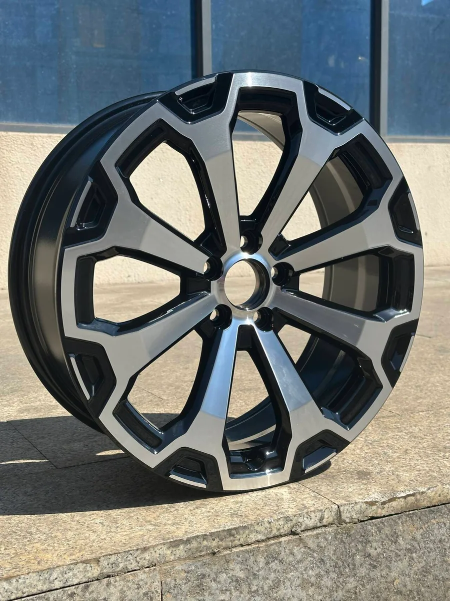 WD577 alloy wheel rim – Gloss Black Machined Face