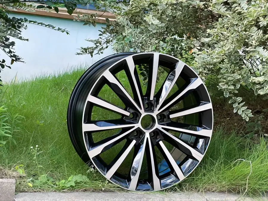 WD582 alloy wheel rim – Gloss Black Machined Face