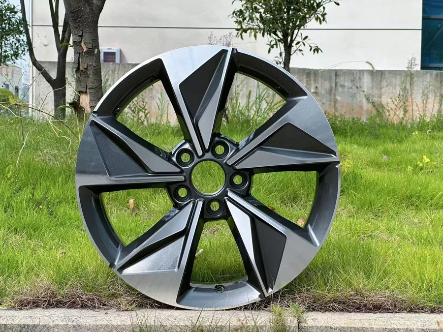 WD598 alloy wheel rim – Gunmetal Machined Face